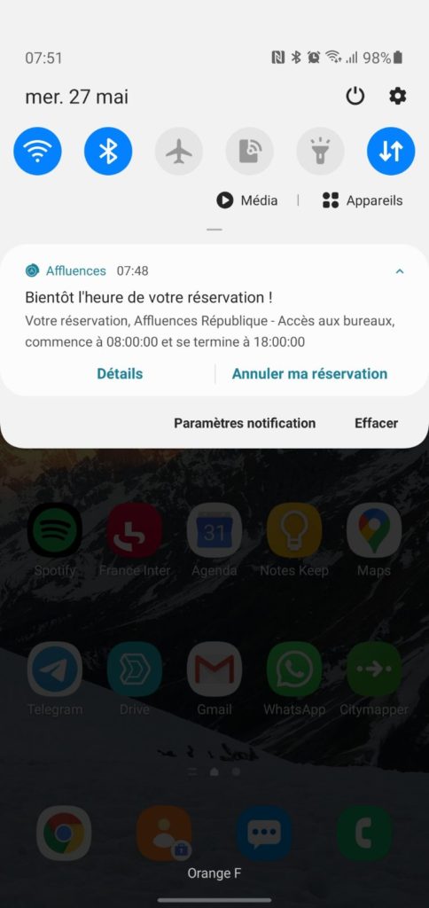 Les notifications de réservation depuis smartphone pour rappeler la réservation d'une place dans le bureau et ainsi mieux s'organiser